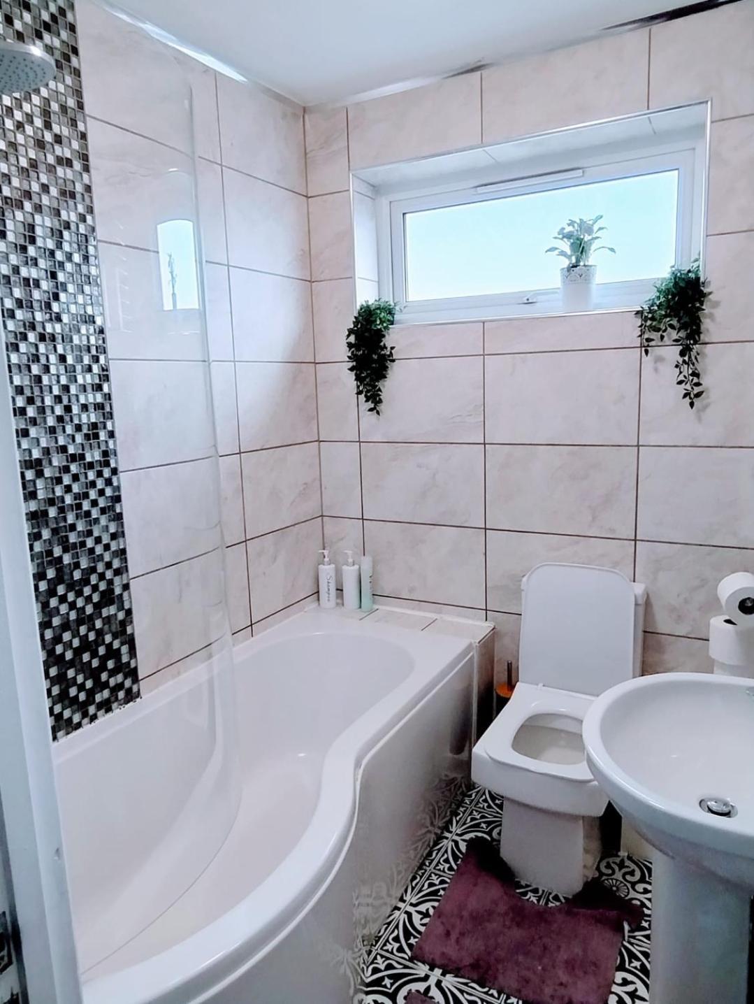 Spacious House In Central מנצ'סטר מראה חיצוני תמונה